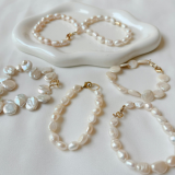 White Pearl & SeaShell Braclet's